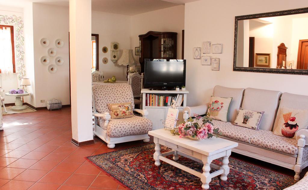 Bed and Breakfast "Lilla" Calci Exterior foto